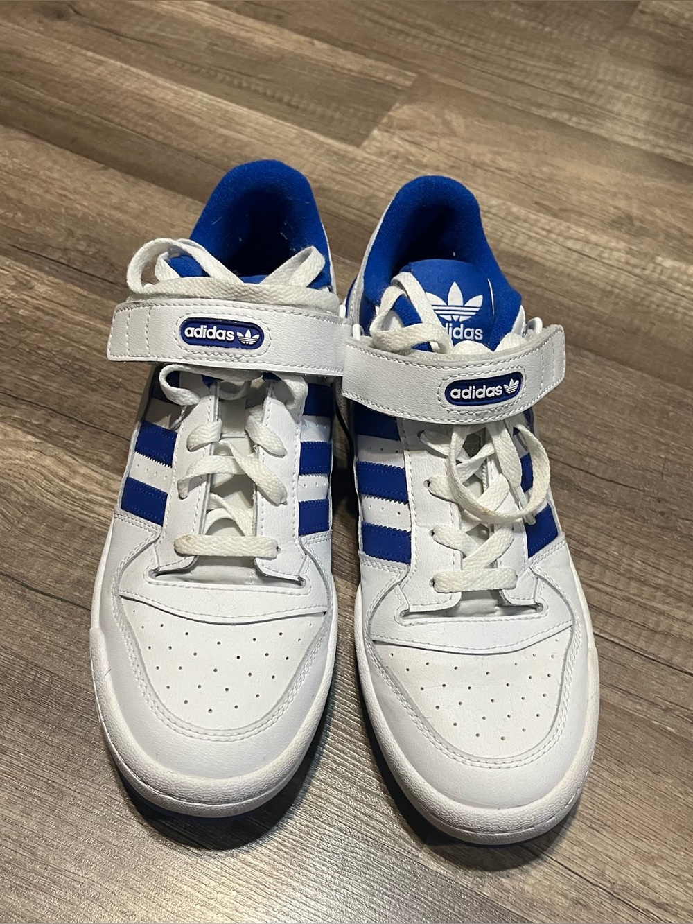 🛍️Adidas Men’s White and Blue Low-Top Sneakers with Velcro Strap - Size 10